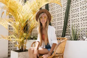 Jedwabne szorty damskie w wakacyjnym looku